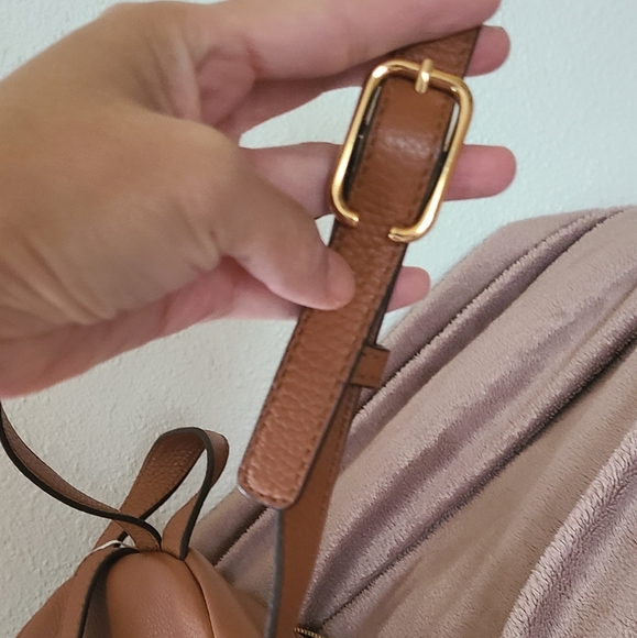 NWT Tory burch Thea mini classic tan colored  backpack pebbled leather - Picture 3 of 7